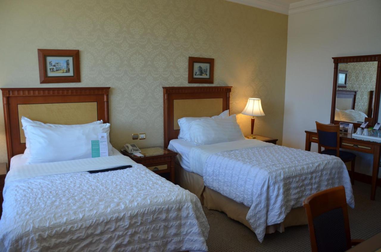 Le Meridien Al Hada Bagian luar foto