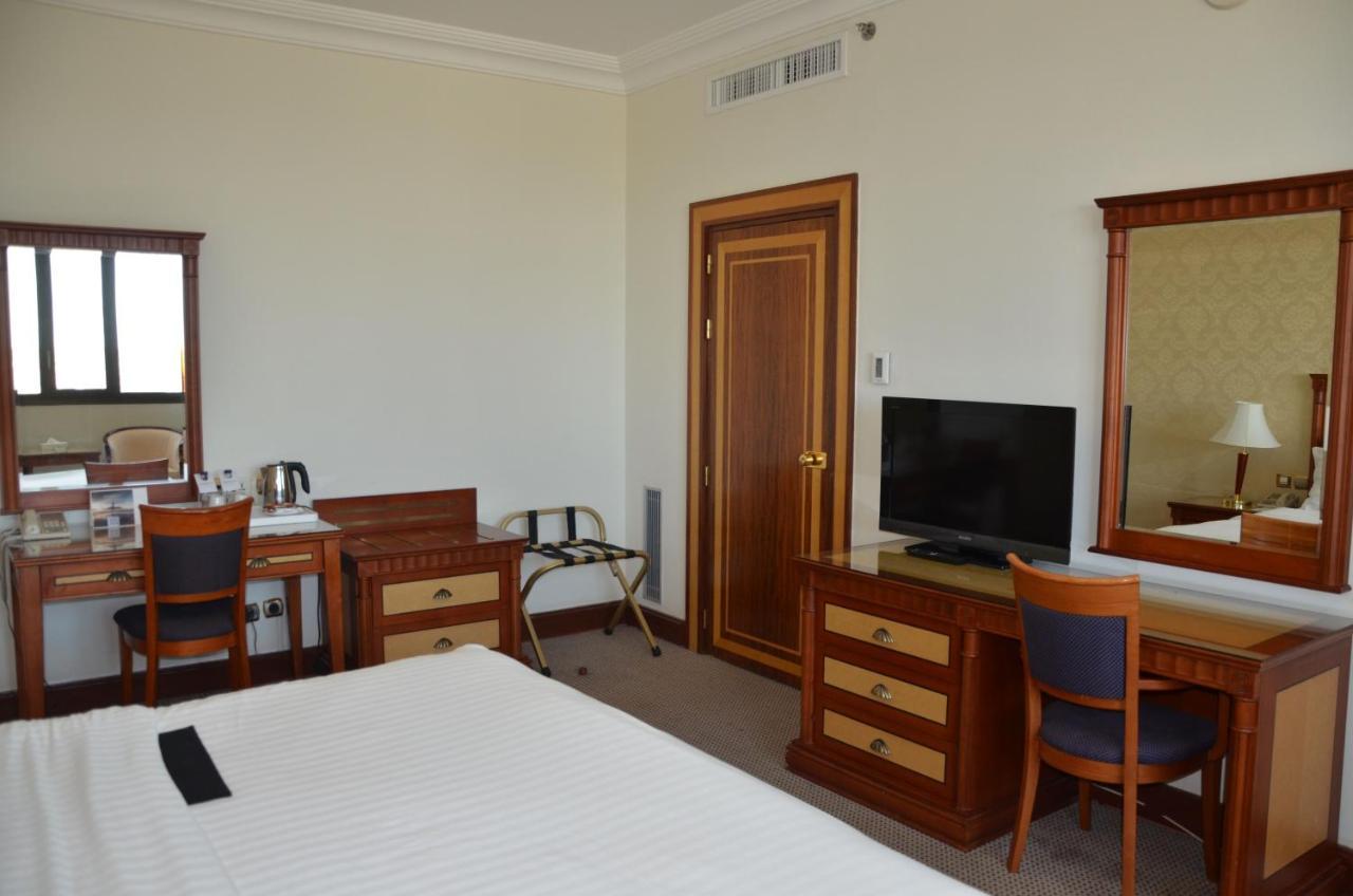 Le Meridien Al Hada Bagian luar foto
